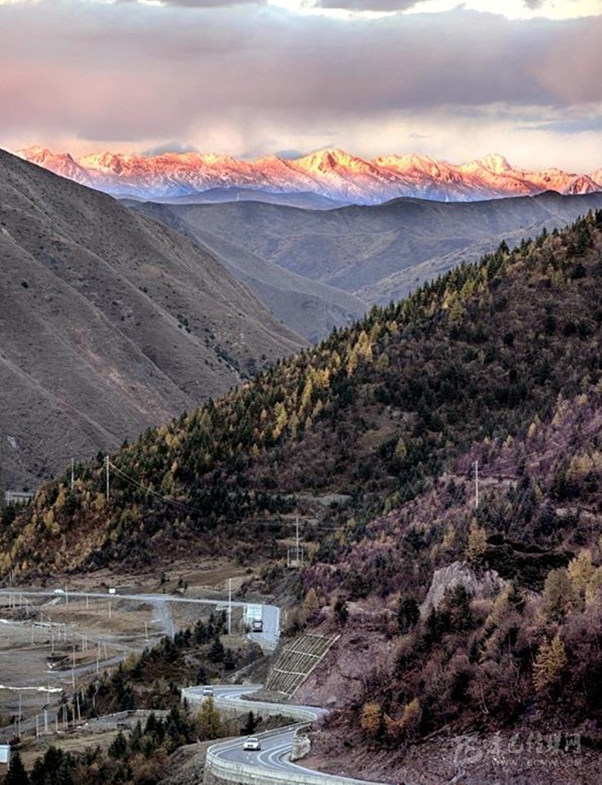 公路都這么美，你在川西高原到底錯過了多少風(fēng)景？