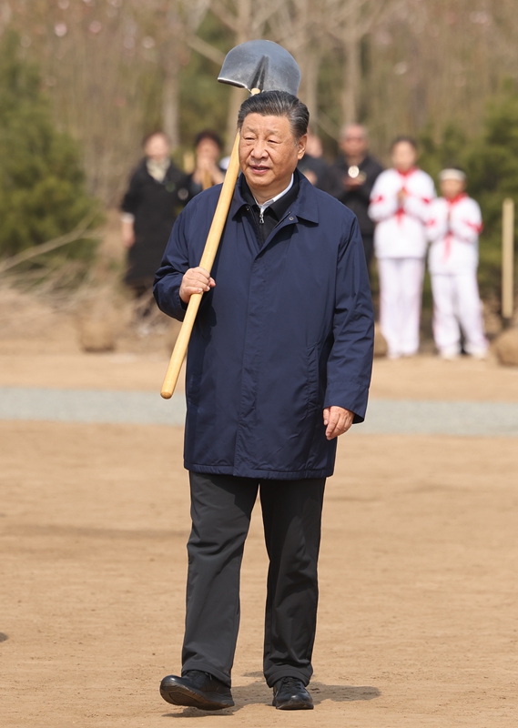 2024年4月3日，習(xí)近平總書記來(lái)到北京市通州區(qū)潞城鎮(zhèn)參加首都義務(wù)植樹活動(dòng)。