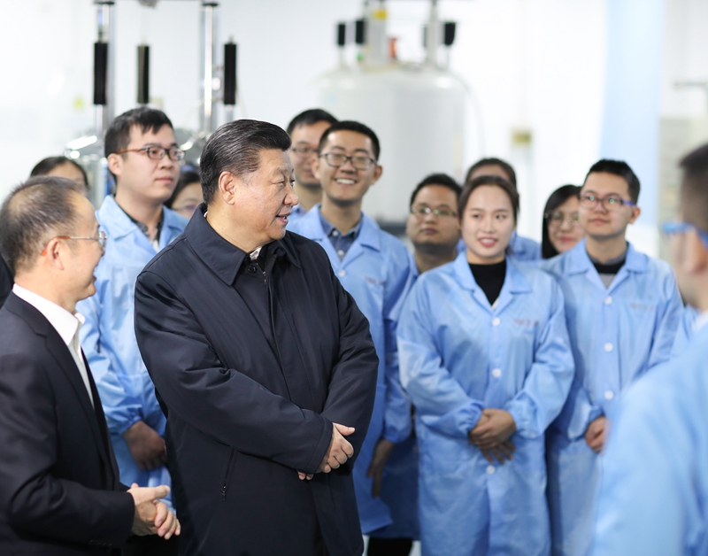 2019年1月17日，習(xí)近平在天津南開大學(xué)元素有機(jī)化學(xué)國家重點(diǎn)實(shí)驗(yàn)室同師生親切交流。